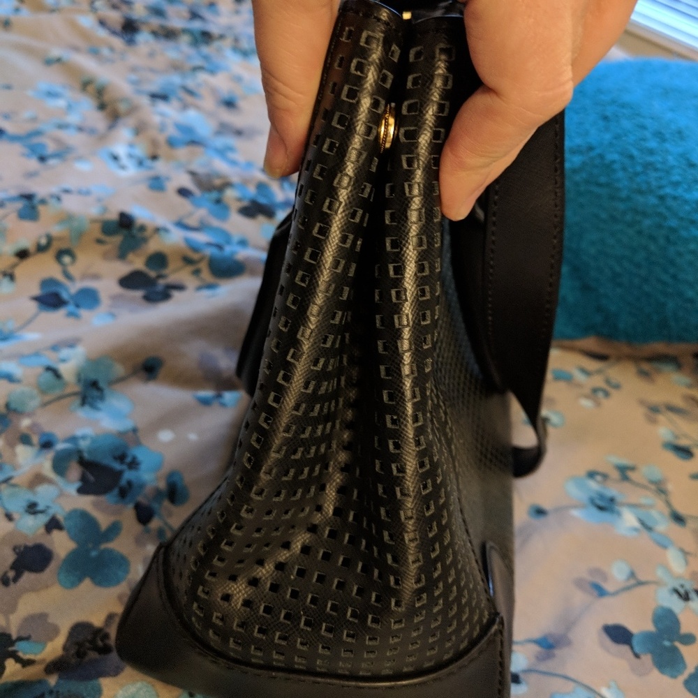 Tory Burch Robinson Perforated Double Zip bag - Picture 2 of 8